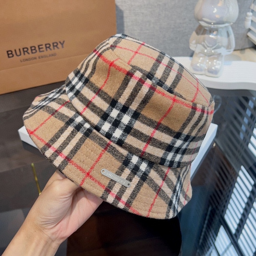 🎁🎁Authentic Burberry wool fishhooter women's  brown
